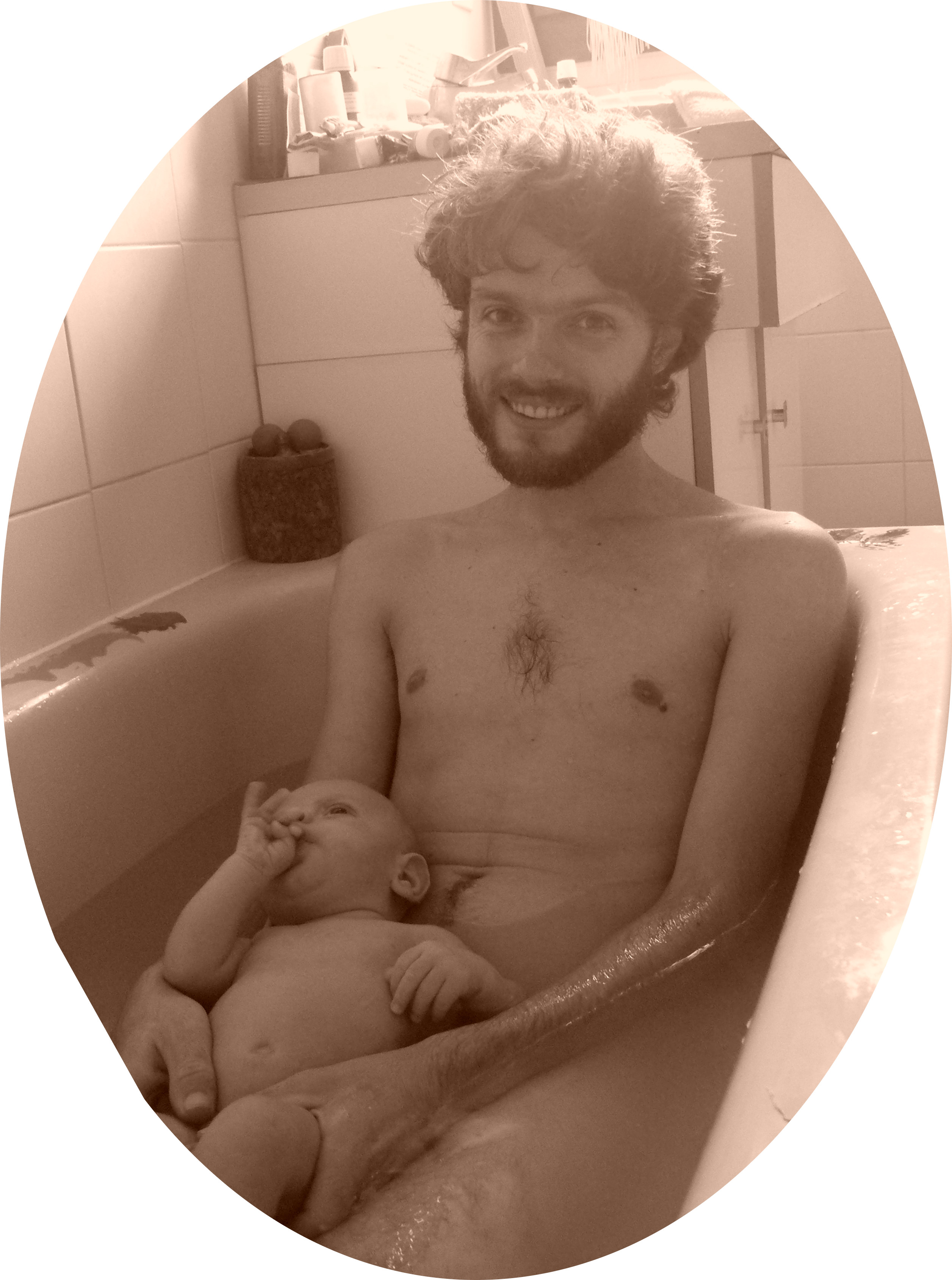 père et enfant bain